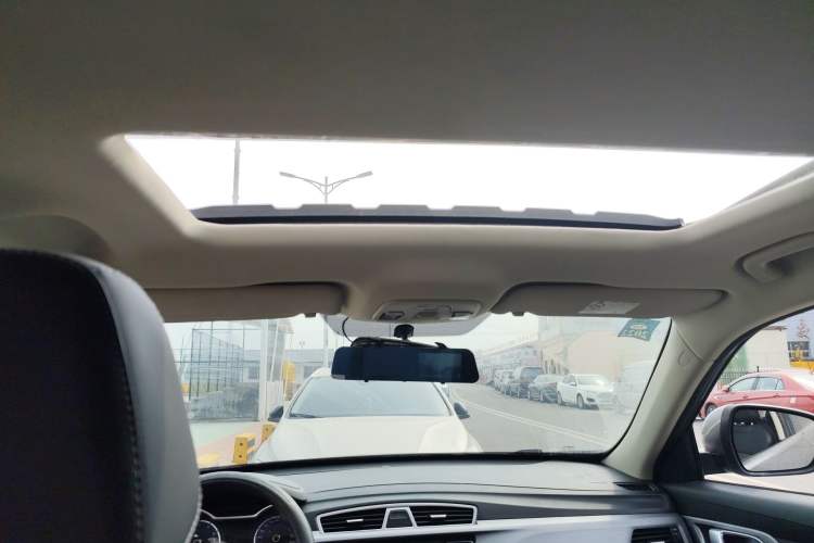 Used Geely Auto Emgrand X7 Sport 2021 Million Edition 1.8TD Manual Two-Wheel Drive Comfort Model Headliner