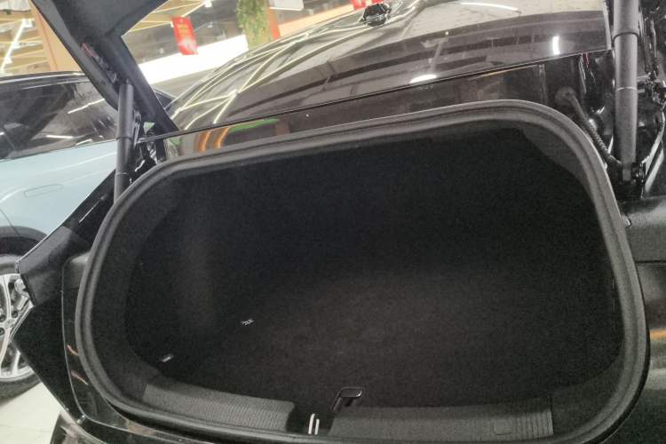 Used Nio ET5 2025 75 kWh Trunk