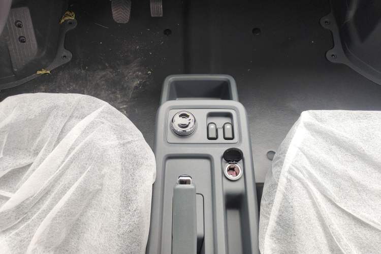 Used Wuling Yangguang 2025 Model 400km Bus Edition—Comfort Edition