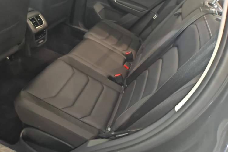 Used Volkswagen Tayron 2020 280TSI Two-Wheel Drive Luxury Connect Edition Left Rear Seat