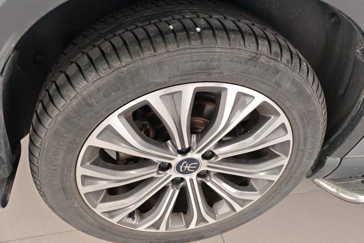 Used BYD Song Pro New Energy 2022 DM-i 110km Flagship Pro Model Right Rear Wheel Hub