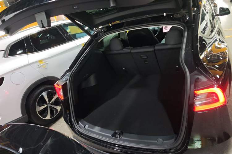 Used Tesla Model Y 2021 Long-Range All-Wheel-Drive Version