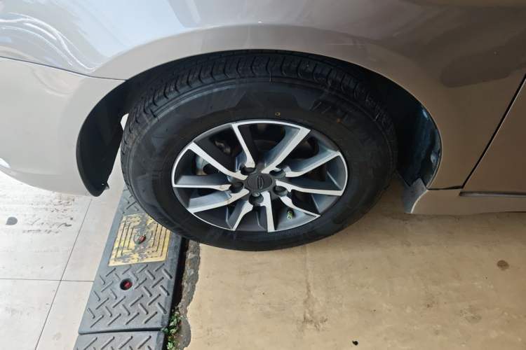 Used Geely Auto Emgrand 2019 Leading Edition 1.5L CVT Luxury Model China VI Standard