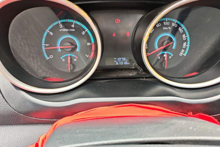 Used CHANGAN KAICHENG Ruixing S50 2017 1.5T Manual Luxury Model 6MT China V Standard Odometer Close Up