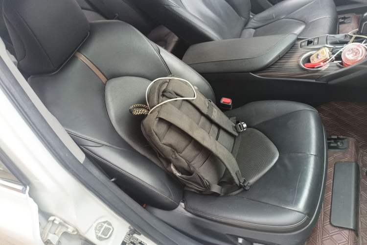 Used Toyota Camry 2018 2.0G Luxury Edition
