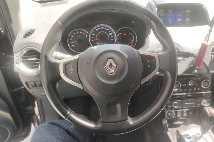 Used Renault Koleos 2014 2.5L 4x4 Comfort Edition
