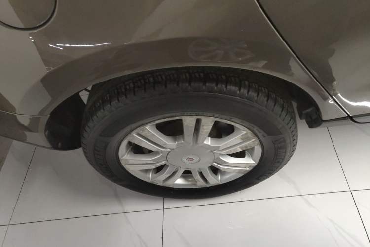 Used Cadillac SRX 2015 3.0L Comfort Version Right Rear Wheel Hub