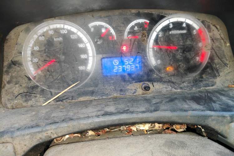 Used Foton Scenic G7 2015 2.0L Commercial Version Long Wheelbase High Roof – 486EQV4
