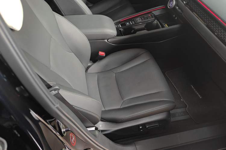 Used Honda Accord New Energy 2025 Model—2.0L e:PHEV Prestige Version Right Front Seat