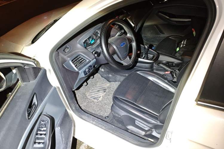 Used Ford Escort 2015 1.5L Manual Fashion Edition