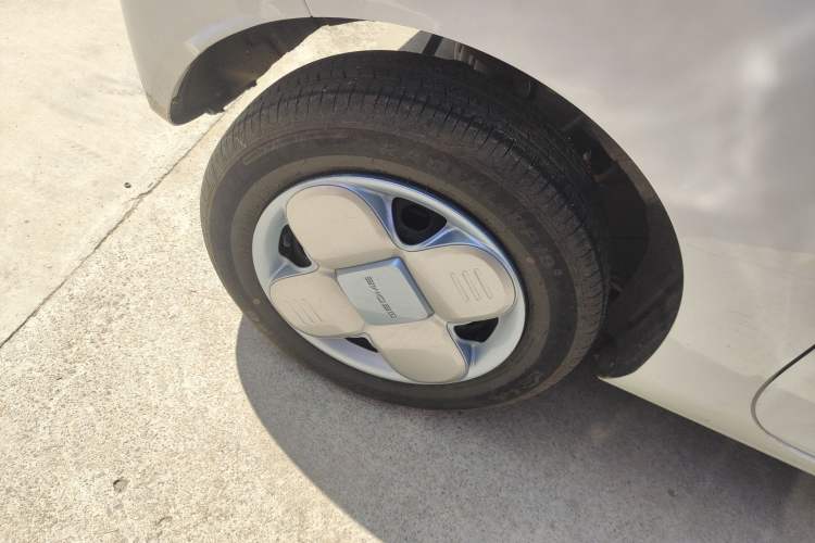 Used Geely Galaxy Panda 2024 Panda Mini 200km Endurance Bear Right Rear Wheel Hub