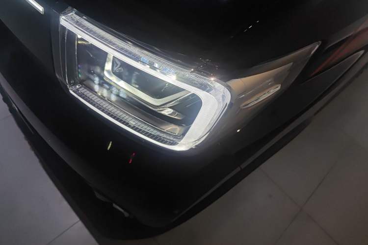 Used Wuling Hongguang MINIEV 2022 GAMEBOY 300km Enthusiast Model with Lithium Iron Phosphate Left Front Headlight