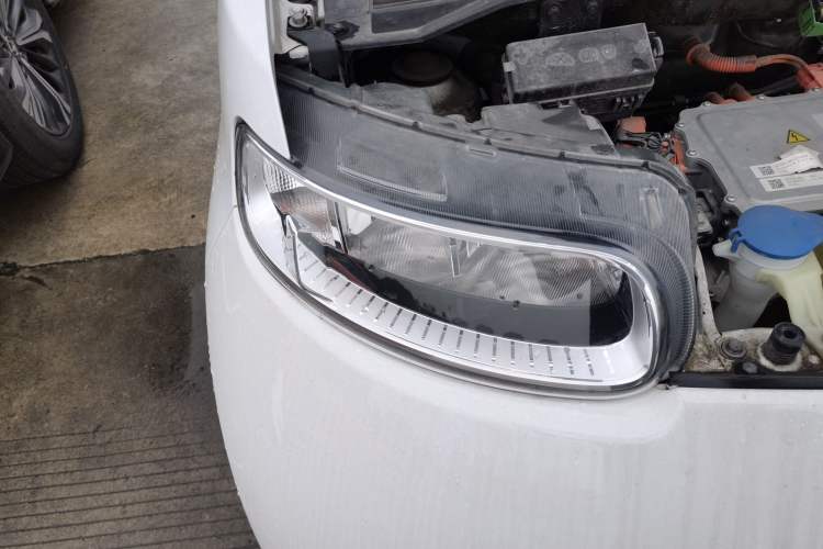 Used ORA White Cat 2020 305 km Luxury Version Right Front Headlight