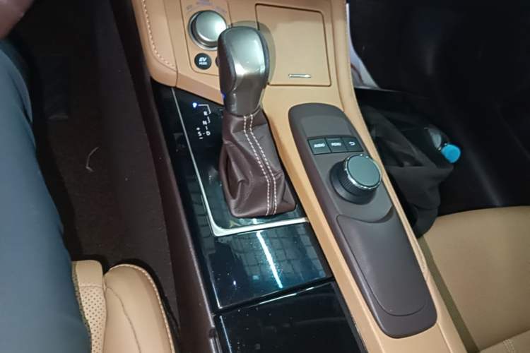 Used Lexus ES 2015 300h Comfort Edition