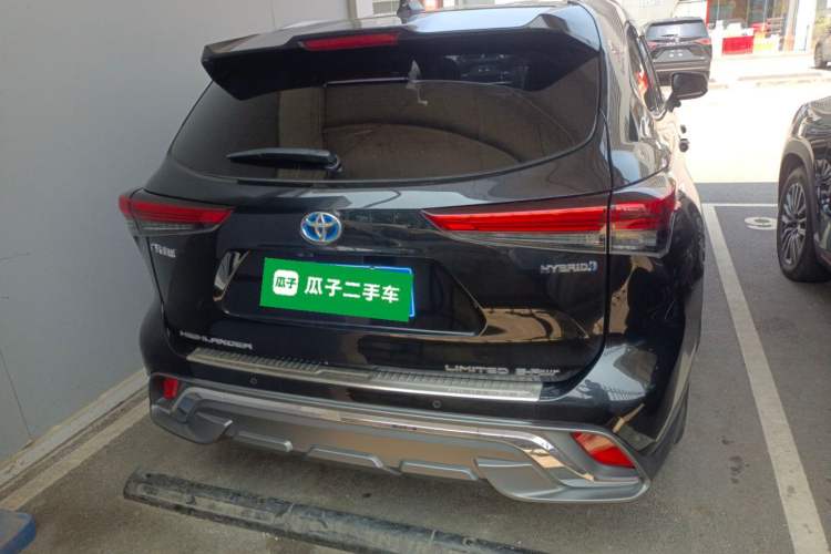 Used Toyota Highlander 2022 Dual-Engine 2.5L Four-Wheel Drive Supreme Edition 7-Seater Rear