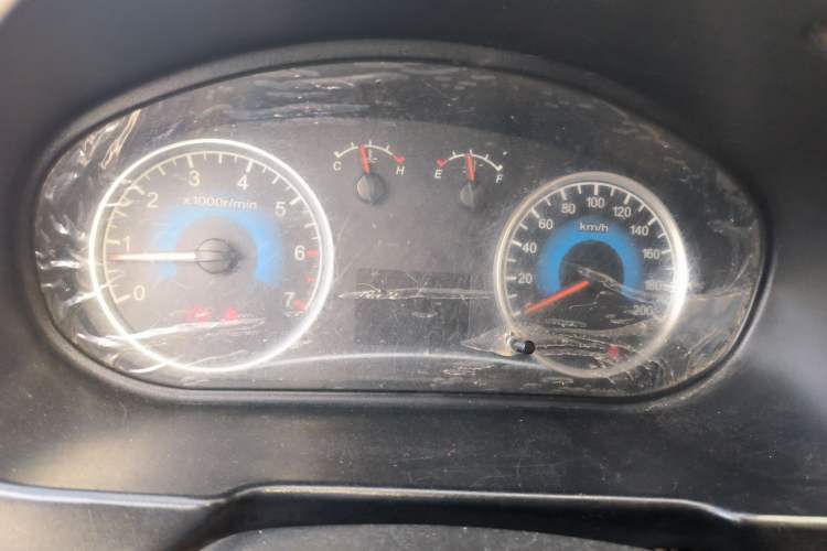 Used Dongfeng Fengon 330 2014 1.5L Manual Standard Edition DK15-02
