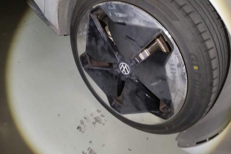 Used Volkswagen ID.3 2022 Pro Smart Edition Right Front Wheel Hub