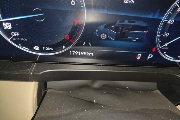 Used Buick GL8 2022 ES Landtrek 653T Luxury Edition Odometer Close Up