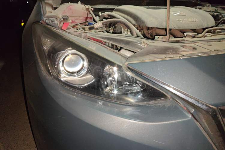 Used Mazda 3 Axela 2014 Sedan 1.5L Manual Comfort Model Right Front Headlight