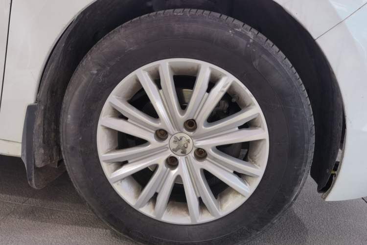 Used Peugeot 301 2014 1.6L Manual Comfort Edition