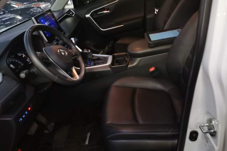 Used Toyota RAV4 2021 2.0L CVT Two-Wheel Drive Fashion PLUS Edition