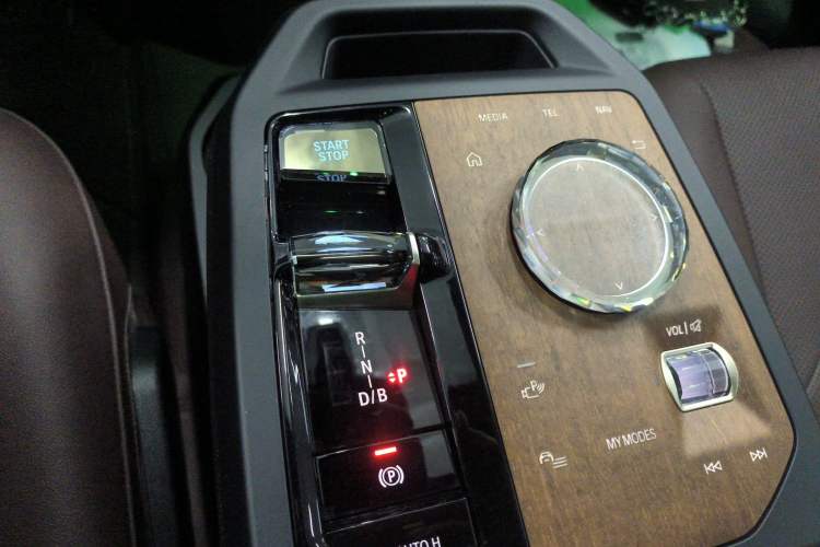 Used BMW iX 2022 xDrive40
