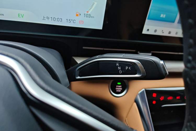 Used SAIC MAXUS G50 PHEV 2025 Leading Edition
