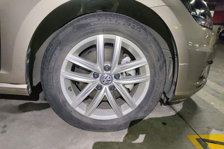 Used Volkswagen Golf 2019 280TSI DSG Comfort Version China V Standard Right Front Wheel Hub