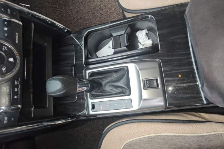 Used Toyota Reiz 2010 2.5S Fengdu Jinghua Edition Gear Lever