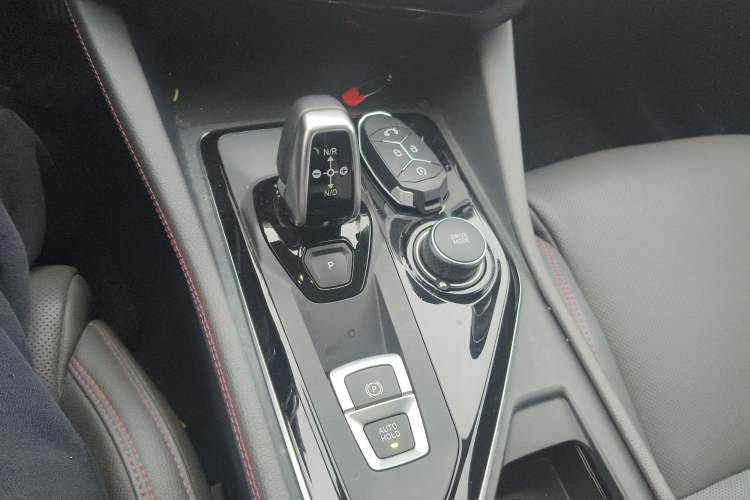 Used Lynk & Co 02 2021 2.0TD Automatic Two-Wheel Drive Zhaoshang Champion Edition Gear Lever