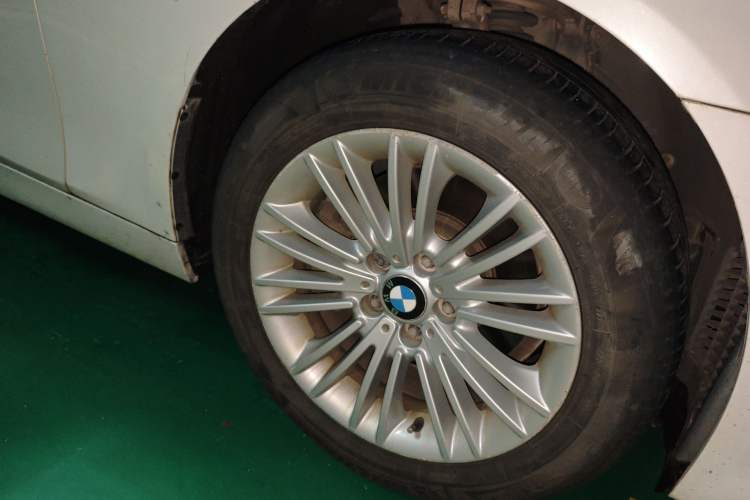 Used BMW 5 Series 2013 525Li Leading Model Right Front Wheel Hub
