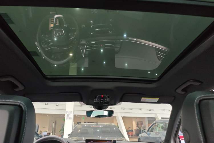 Used Audi Q5L 2024 45 TFSI Luxury Dynamic Model Headliner