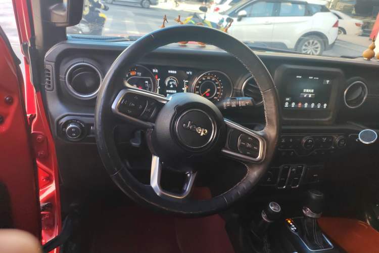 Used Jeep Wrangler 2019 2.0T Sahara Four-Door Version China VI Emission Standard
