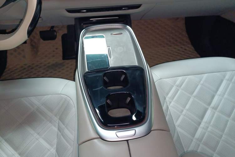 Used CHANGAN NEVO A07 2024 All-Electric "True Fragrance" Edition 710 Flagship Model Gear Lever