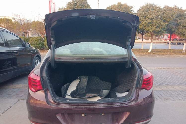 Used GAC Trumpchi GA6 2016 235T DCT Elite Edition
