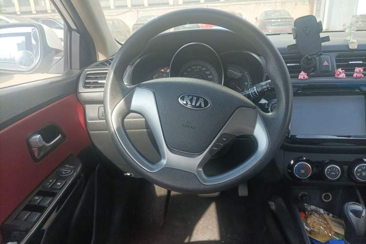 Used Kia K2 2015 Hatchback 1.4L AT GLS Cool Edition
