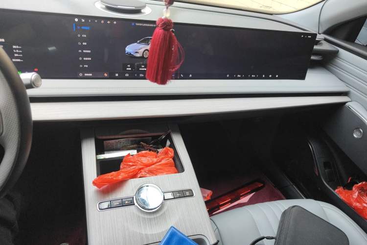 Used Geely Galaxy E8 2024 550 km Range Rear-Drive Dragon Edition
