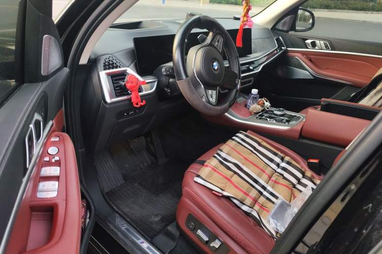 Used BMW X5 2023 xDrive 30Li Luxury M Sport Night Edition Package Driver Seat