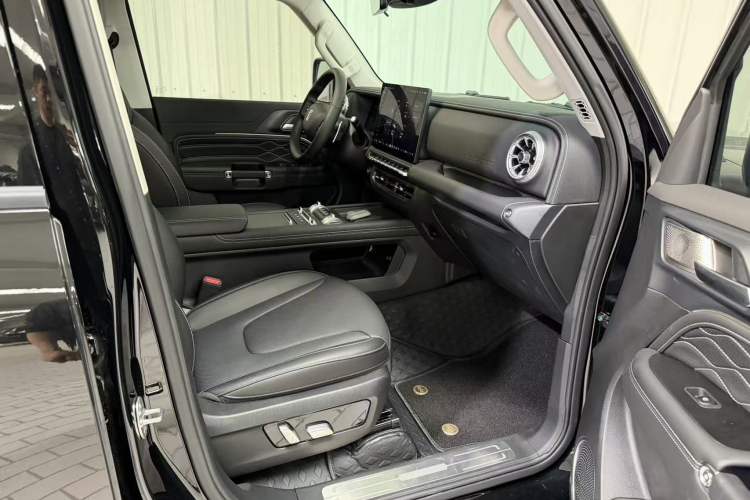 Used Tank 300 New Energy 2025 Hi4-T
