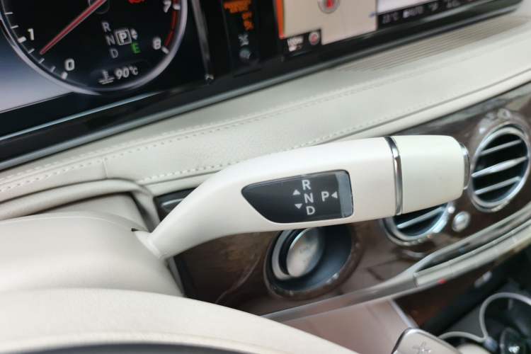 Used Mercedes-Benz S-Class 2014 S 320 L Business Model