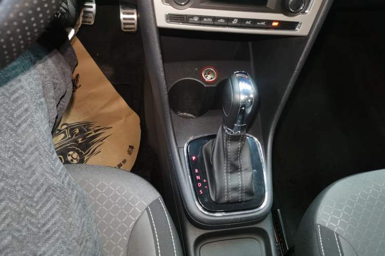 Used Volkswagen Polo 2016 1.6L Cross Polo Automatic