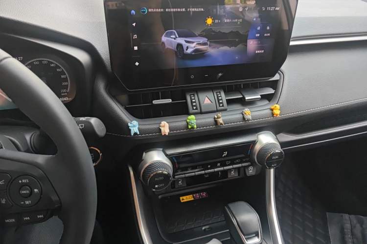 Used Toyota RAV4 2023 2.0L CVT Two-Wheel Drive 20th Anniversary Platinum Edition
