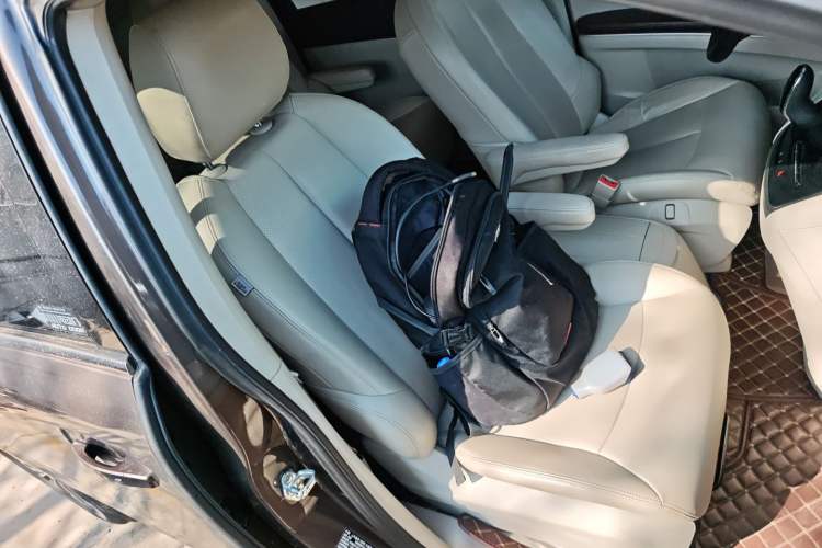 Used Buick GL8 2023 Land Executive Class Smart Enjoyment Model Right Front Seat