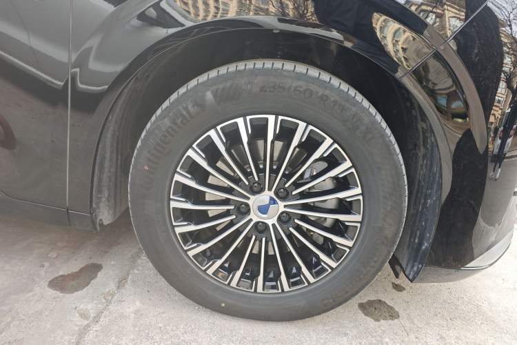 Used Denza D9 2024 DM-i 1050 Luxury Model