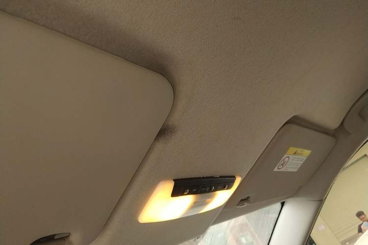 Used Nissan Kicks 2020 1.5L XL CVT Cool Enjoyment Edition Headliner