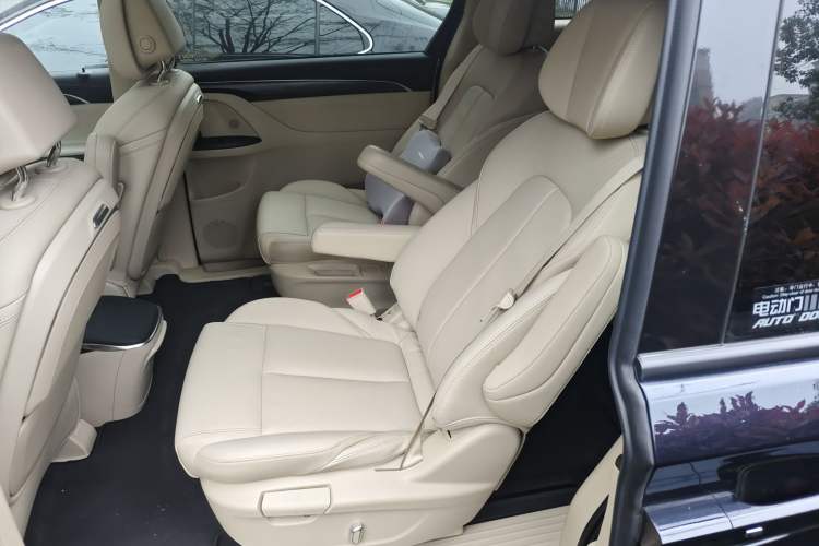 Used Buick GL8 2023 ES Lu Zun Deluxe Model
