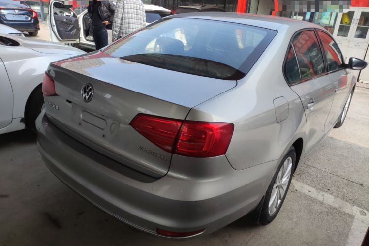 Used Volkswagen Sagitar 2015 1.6L Manual Fashion Edition
