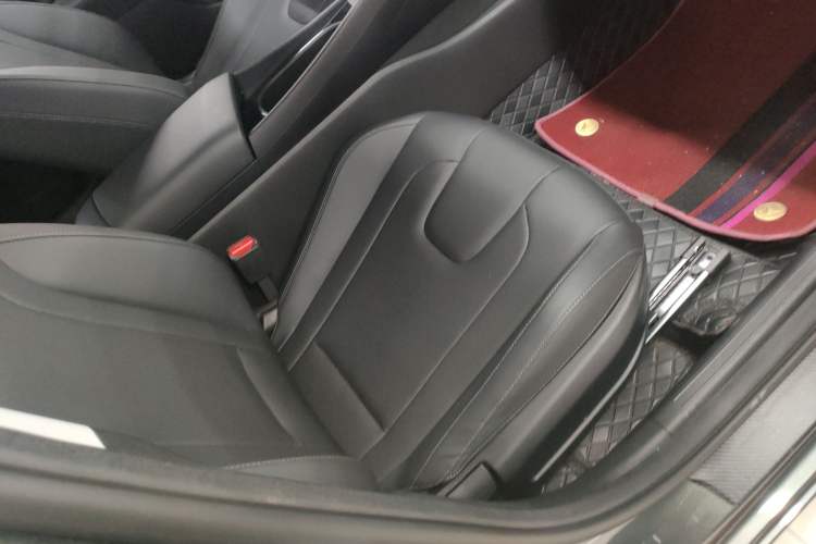 Used Hyundai Elantra 2023 1.5L CVT GLX Elite Edition Right Front Seat