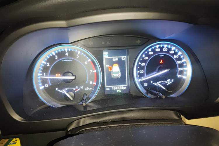 Used Toyota Highlander 2018 2.0T Four-Wheel Drive Luxury Version 7 Seats China VI Standard
