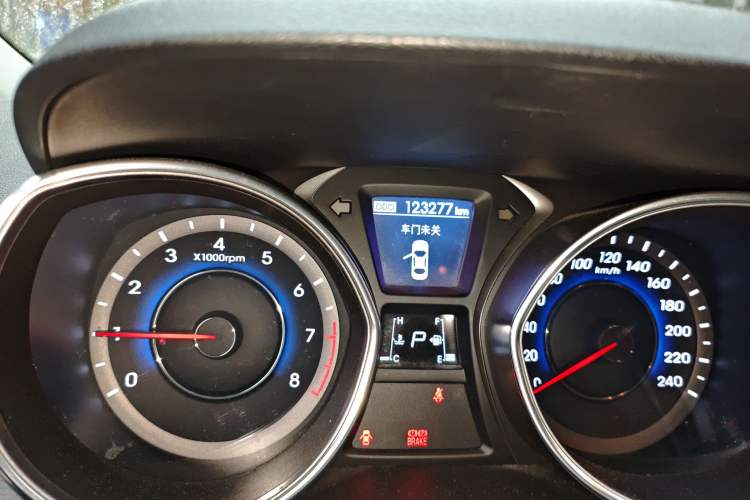 Used Hyundai Elantra (5th Generation / Langdong) 2013 1.6L Automatic Luxury Model
